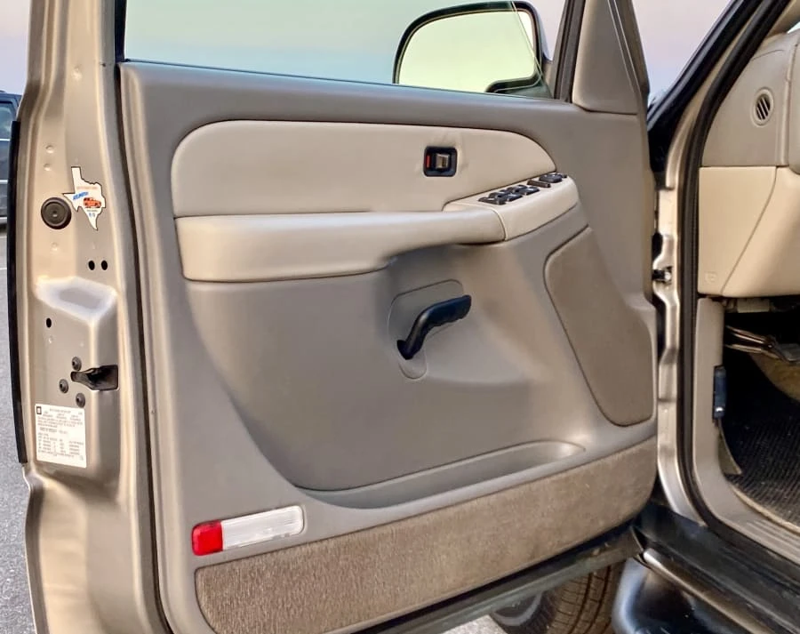 2002 Chevrolet Tahoe 2nd Gen - Image 17 of 23