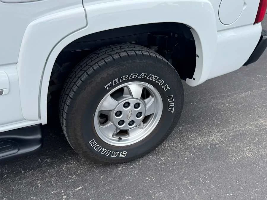 2002 Chevrolet Tahoe 2nd Gen - Image 5 of 16