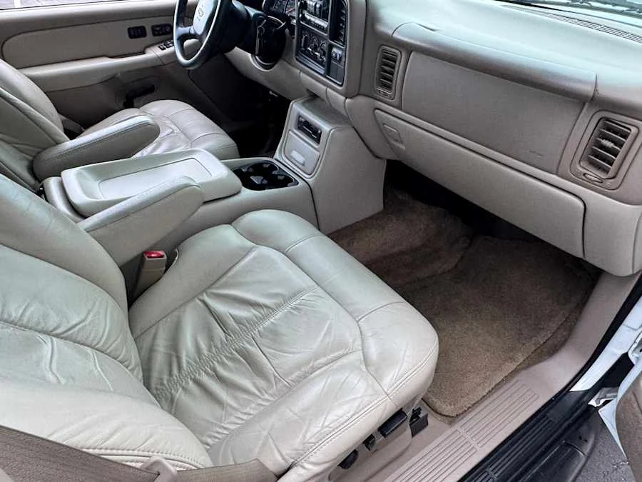 2002 Chevrolet Tahoe 2nd Gen - Image 10 of 16