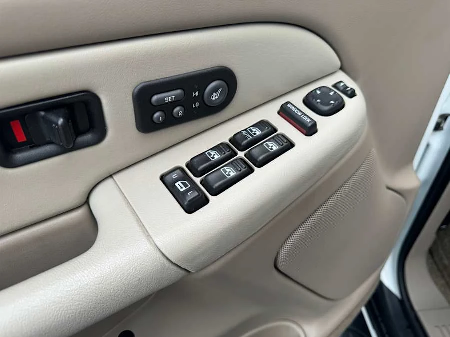 2002 Chevrolet Tahoe 2nd Gen - Image 13 of 16