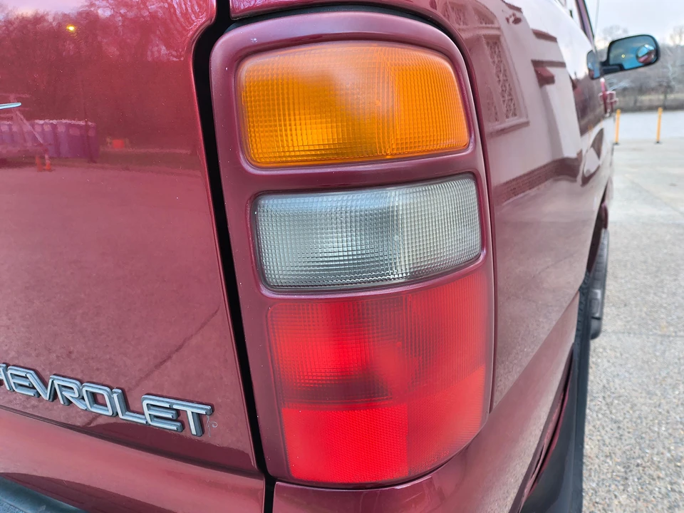 2002 Chevrolet Tahoe 2nd Gen - Image 19 of 31