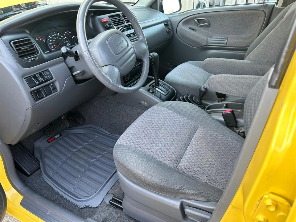 2002 Chevrolet Tracker - Image 3 of 31