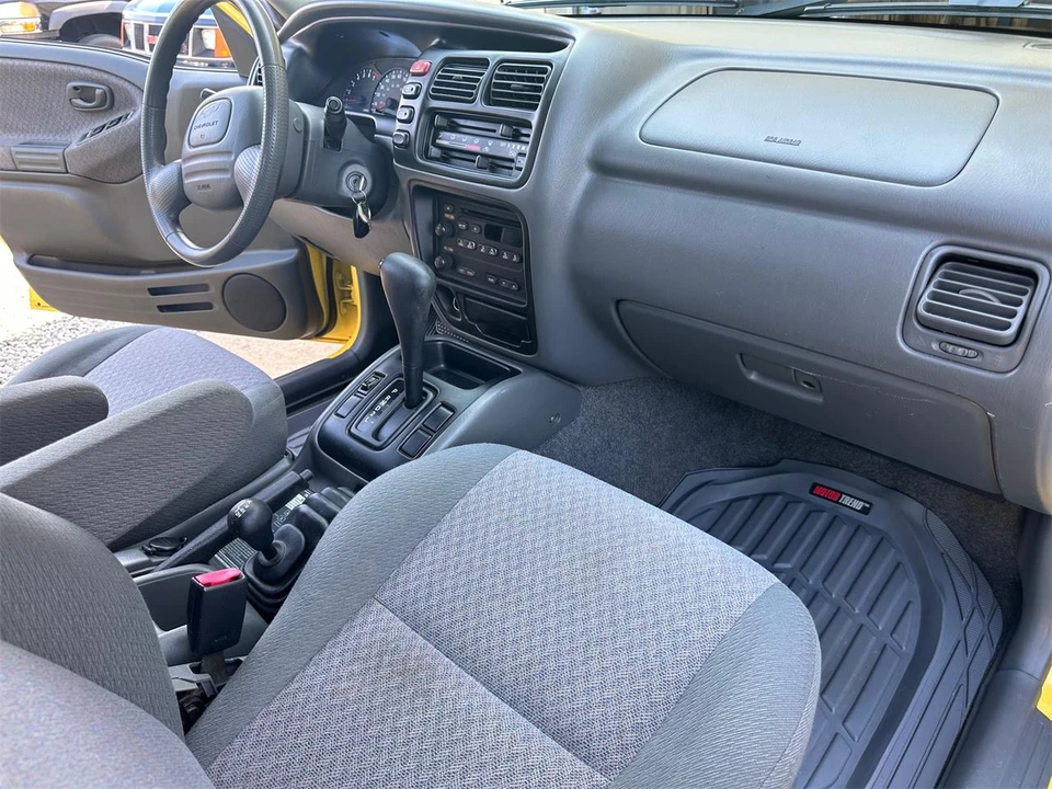 2002 Chevrolet Tracker - Image 21 of 31