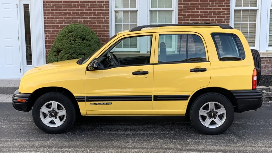 2002 Chevrolet Tracker - Image 2 of 8