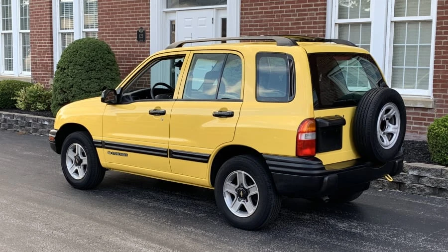 2002 Chevrolet Tracker - Image 3 of 8
