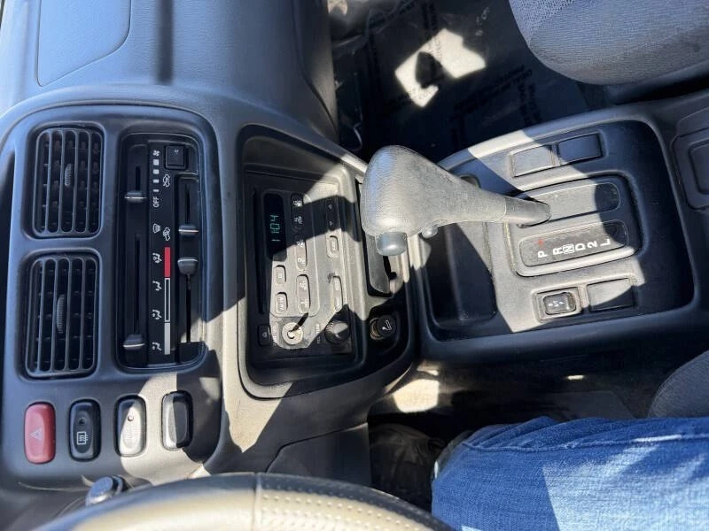 2002 Chevrolet Tracker - Image 3 of 21