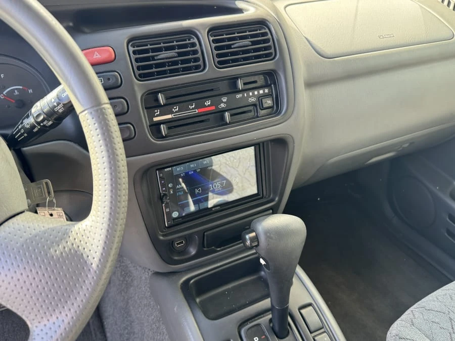 2002 Chevrolet Tracker - Image 6 of 12