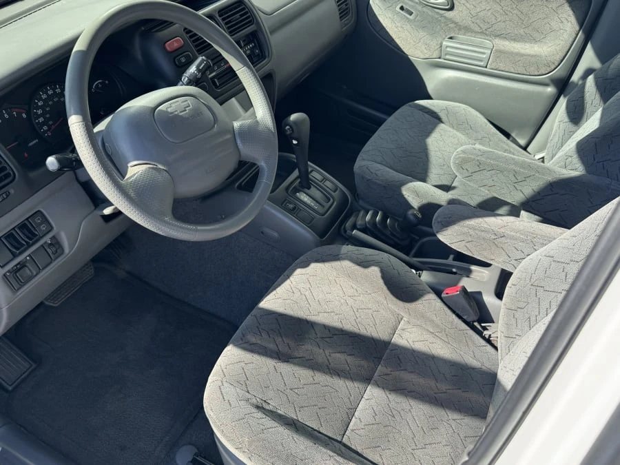 2002 Chevrolet Tracker - Image 7 of 12