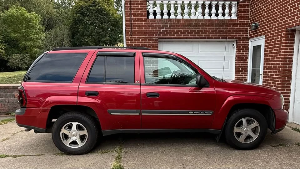 2002 Chevrolet Trailblazer - Image 3 of 10