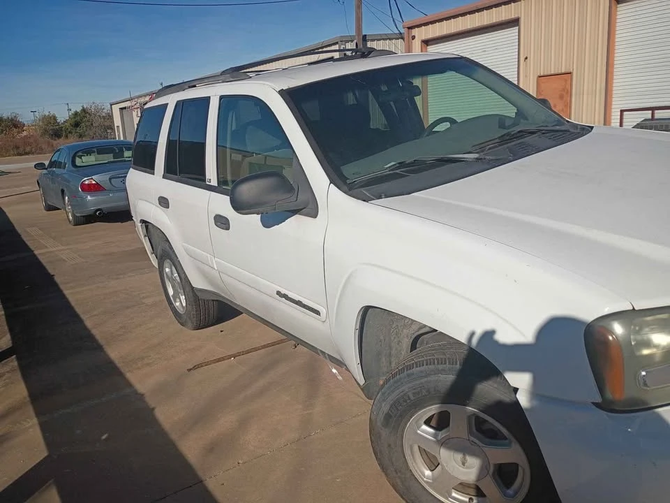 2002 Chevrolet Trailblazer - Image 3 of 4