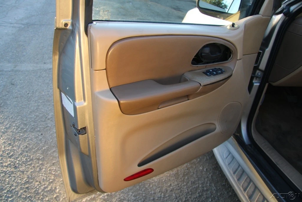 2002 Chevrolet Trailblazer - Image 10 of 21