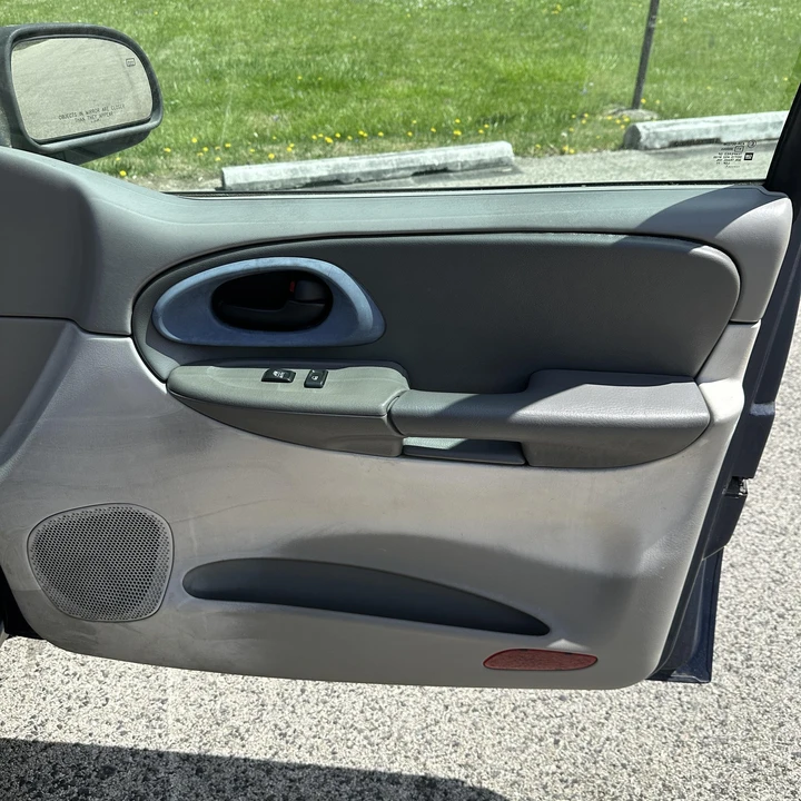 2002 Chevrolet Trailblazer - Image 16 of 21