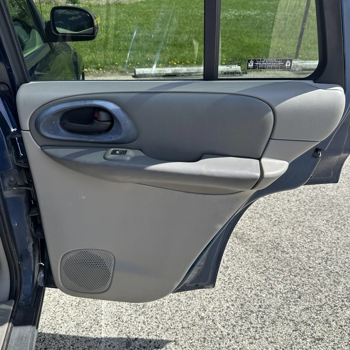 2002 Chevrolet Trailblazer - Image 17 of 21