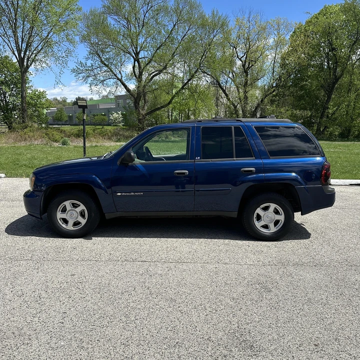 2002 Chevrolet Trailblazer - Image 8 of 21