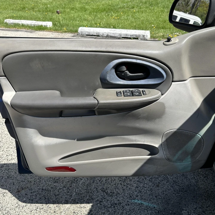 2002 Chevrolet Trailblazer - Image 14 of 21