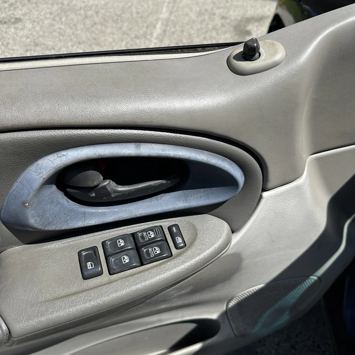 2002 Chevrolet Trailblazer - Image 15 of 21