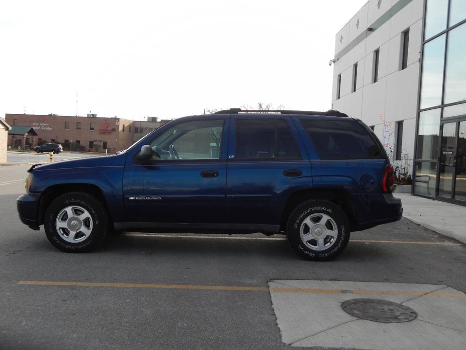 2002 Chevrolet Trailblazer - Image 5 of 12