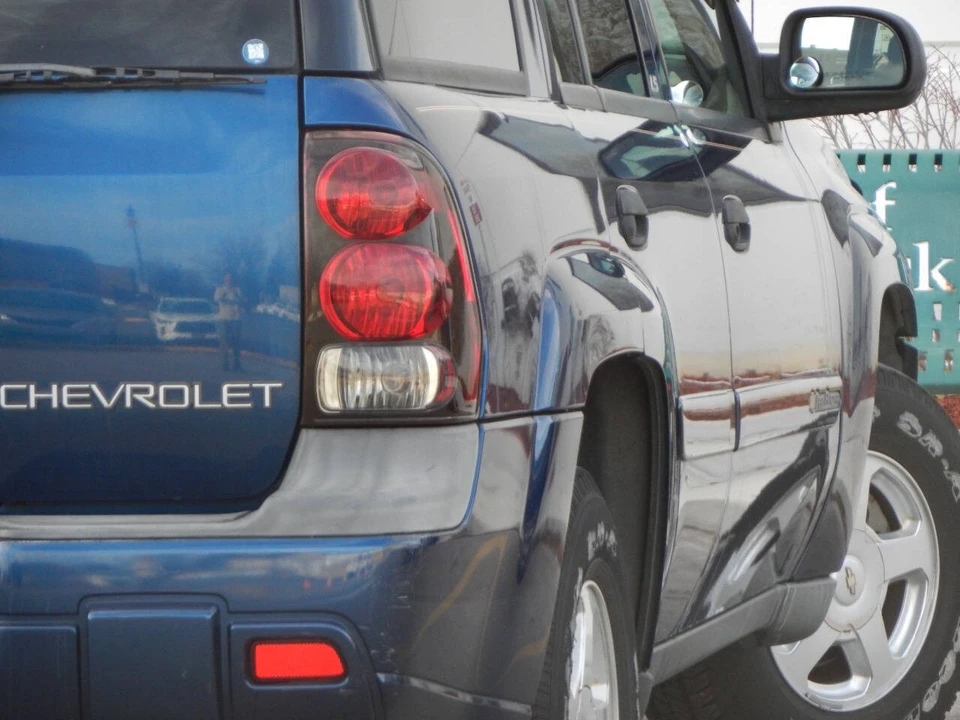 2002 Chevrolet Trailblazer - Image 12 of 12