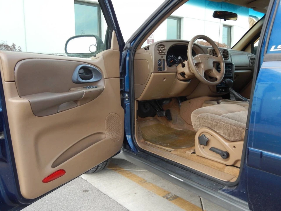 2002 Chevrolet Trailblazer - Image 18 of 21
