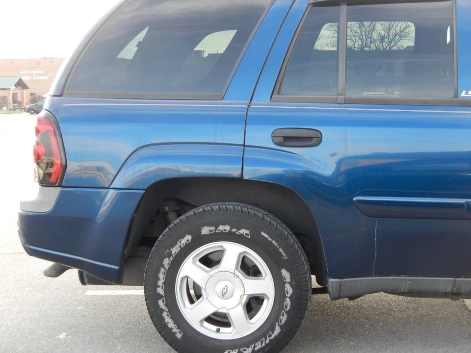 2002 Chevrolet Trailblazer - Image 16 of 21