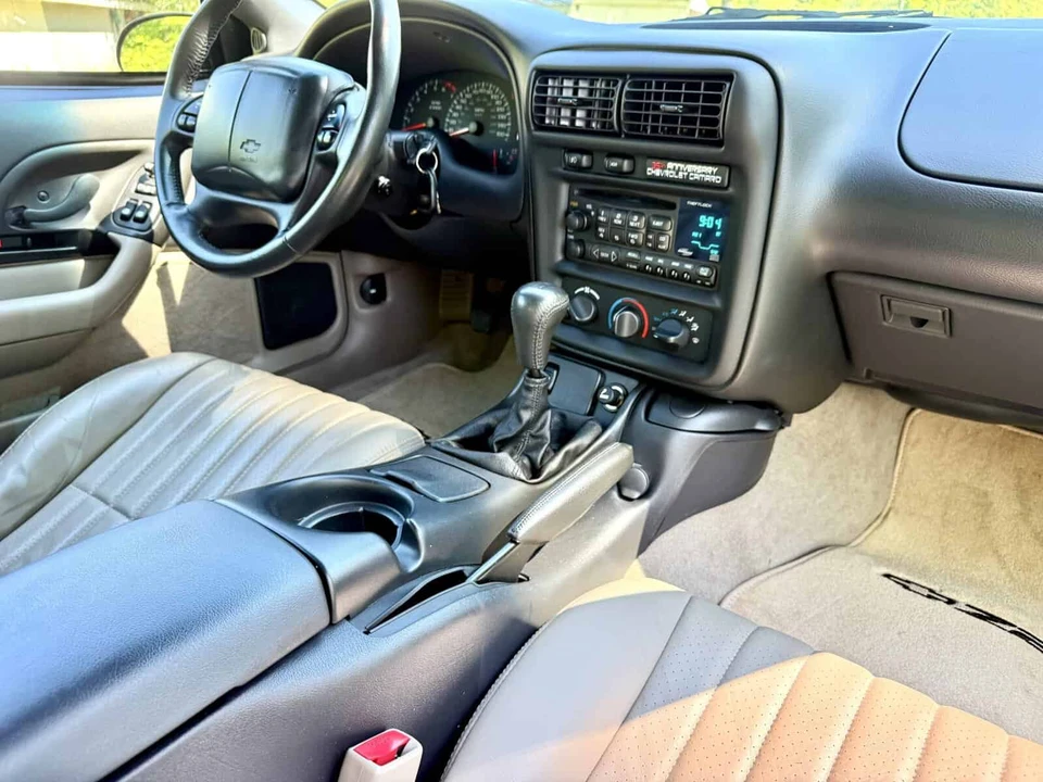 2002 Chevrolet Camaro SS 4th Gen - Image 10 of 31