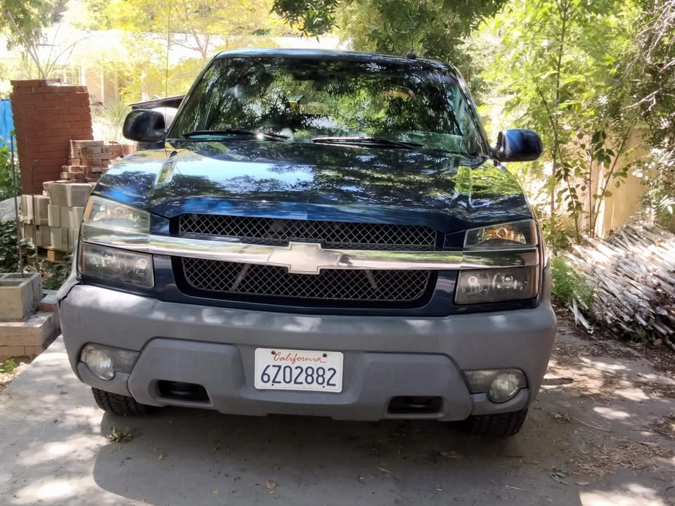 2002 Chevrolet Avalanche - Image 15 of 18