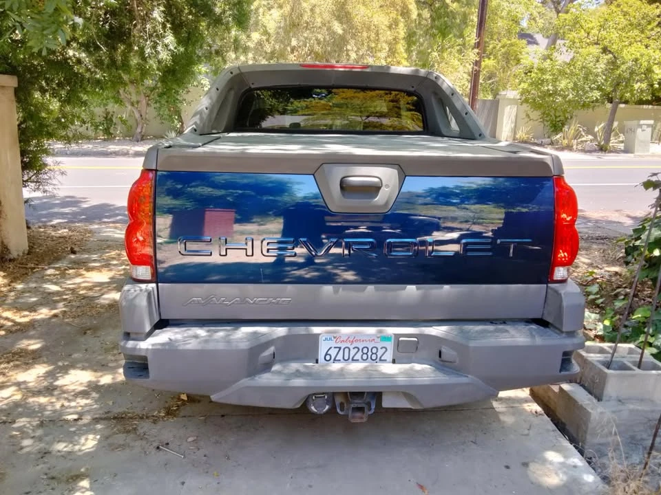 2002 Chevrolet Avalanche - Image 6 of 18