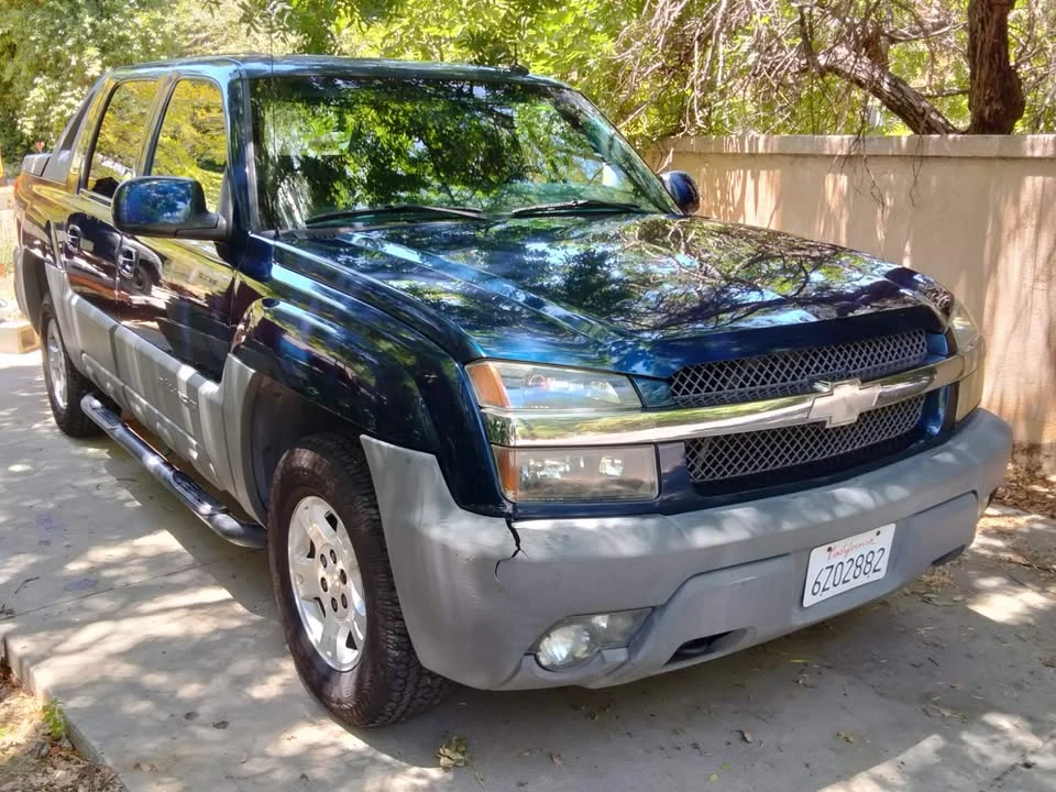 2002 Chevrolet Avalanche - Image 13 of 18