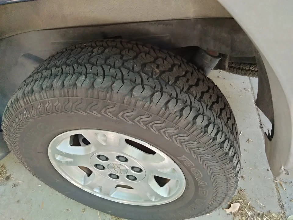 2002 Chevrolet Avalanche - Image 12 of 18