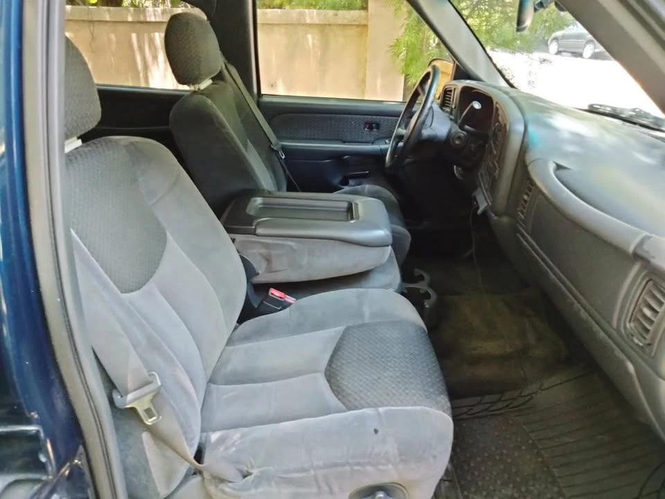 2002 Chevrolet Avalanche - Image 9 of 18