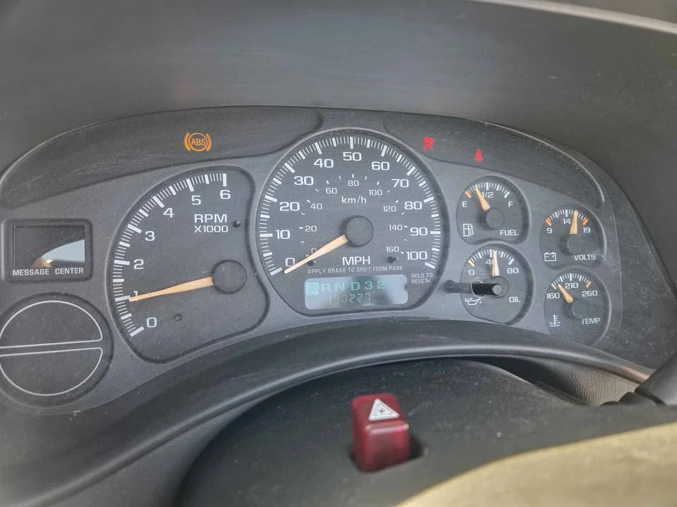 2002 Chevrolet Avalanche - Image 6 of 6