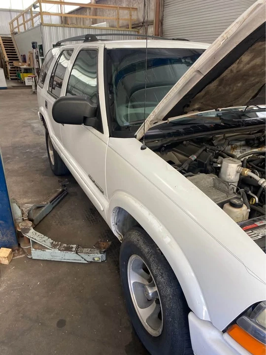 2002 Chevrolet S-10 Blazer 2nd Gen - Image 4 of 10