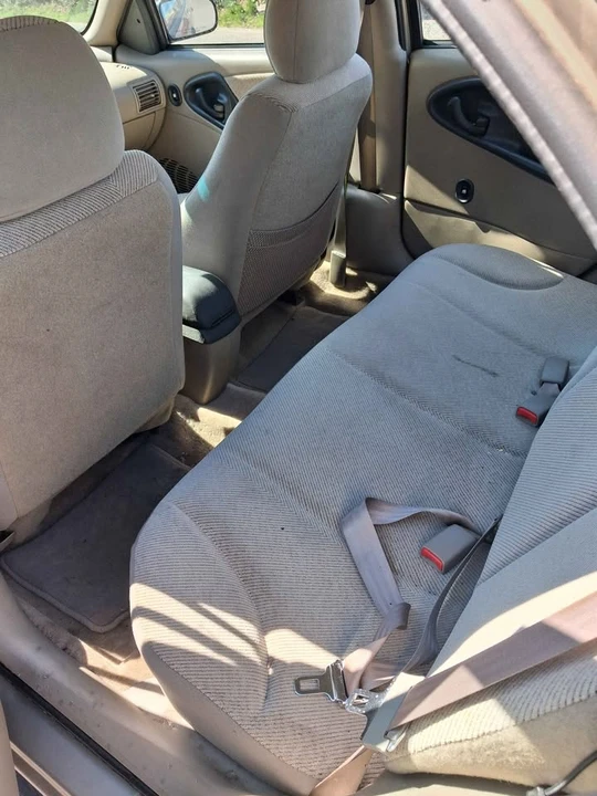 2002 Chevrolet Cavalier - Image 6 of 6