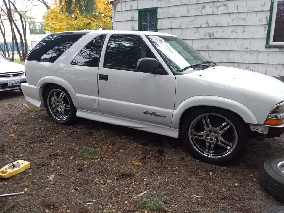 2002 Chevrolet S-10 - Image 2 of 2