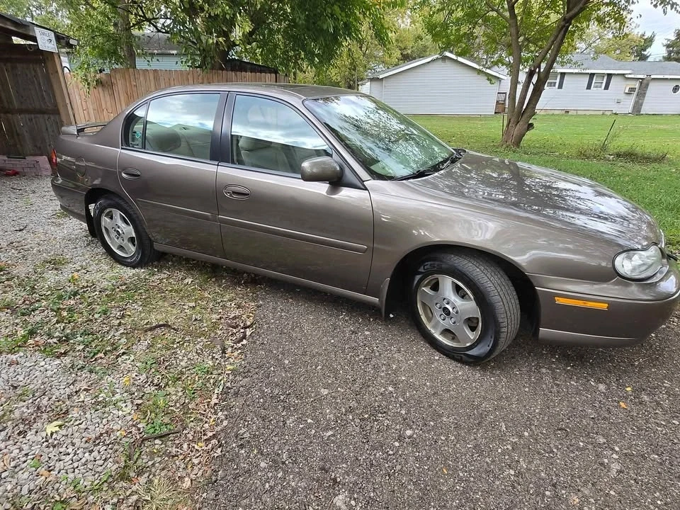 2002 Chevrolet Malibu - Image 2 of 11