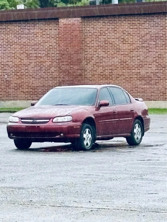 2002 Chevrolet Malibu - Image 2 of 4