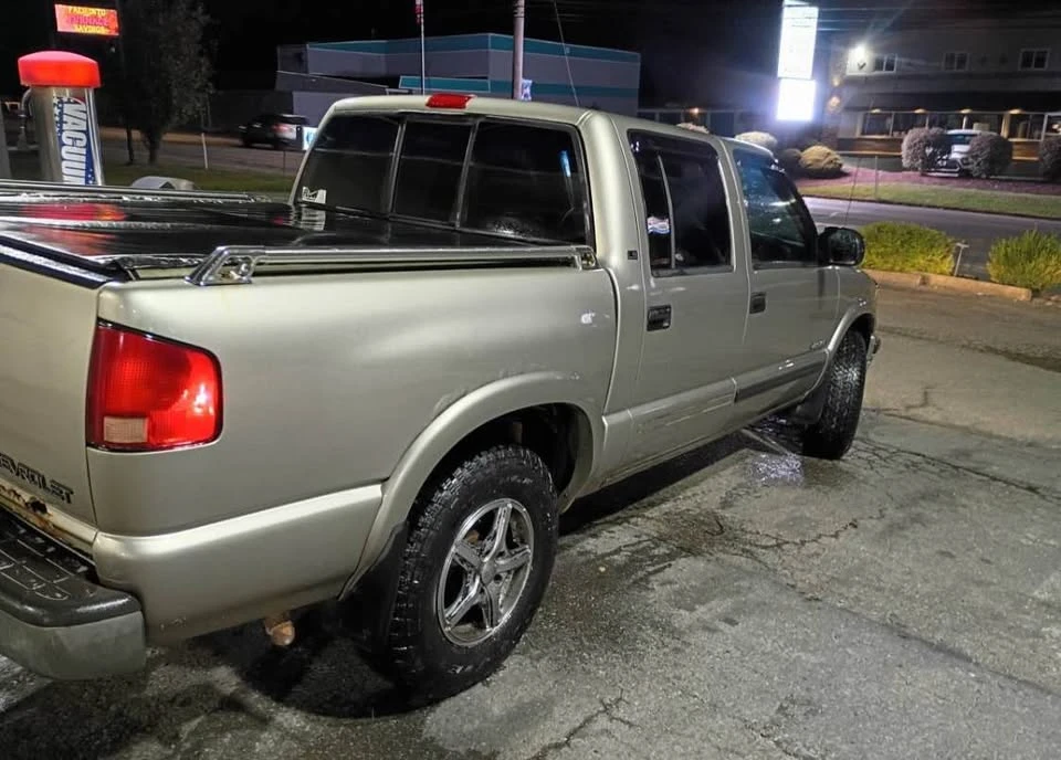 2002 Chevrolet S-10 - Image 3 of 11