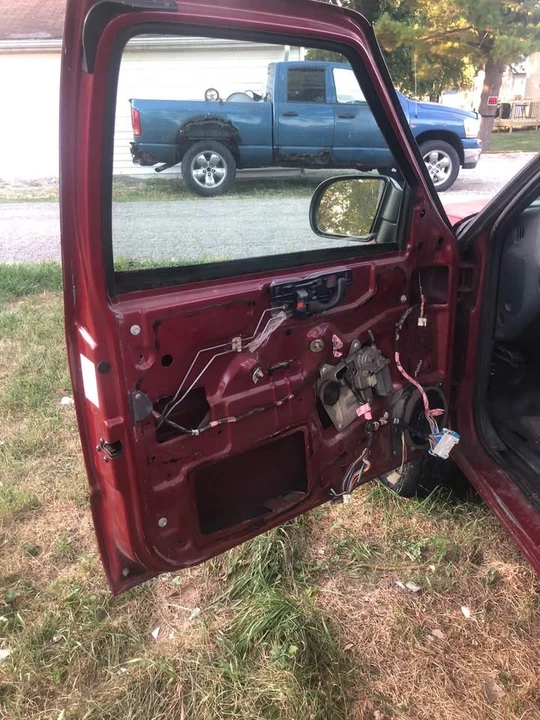 2002 Chevrolet S-10 - Image 7 of 7