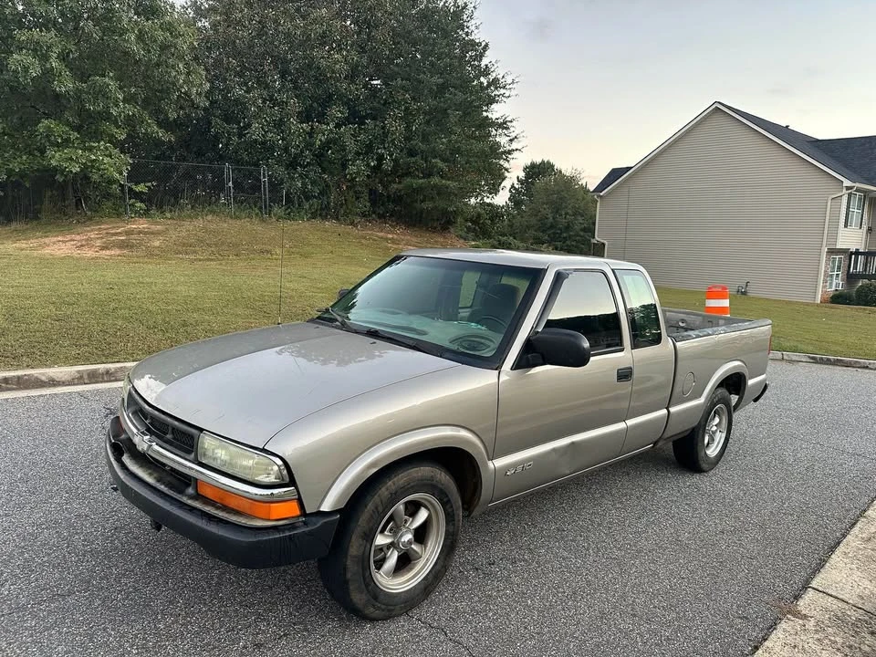 2002 Chevrolet S-10 - Image 3 of 7