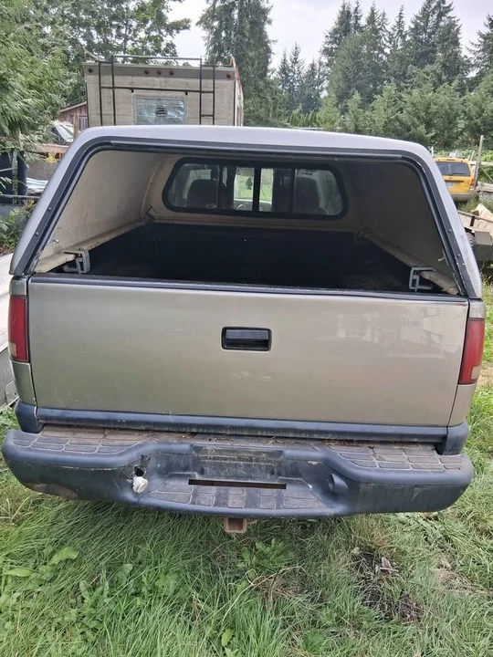2002 Chevrolet S-10 Blazer 2nd Gen - Image 4 of 4