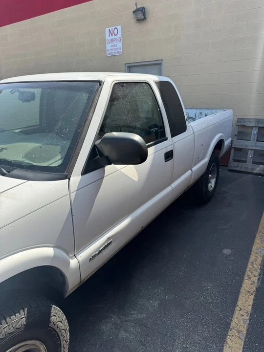 2002 Chevrolet S-10 - Image 3 of 8