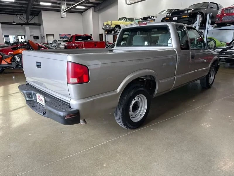 2002 Chevrolet S-10 - Image 6 of 13