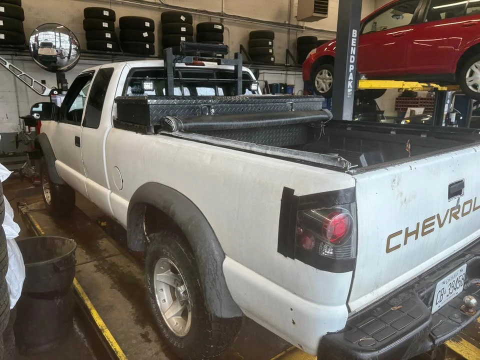 2002 Chevrolet S-10 - Image 4 of 9