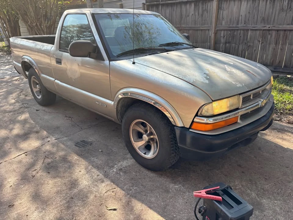 2002 Chevrolet S-10 - Image 4 of 11