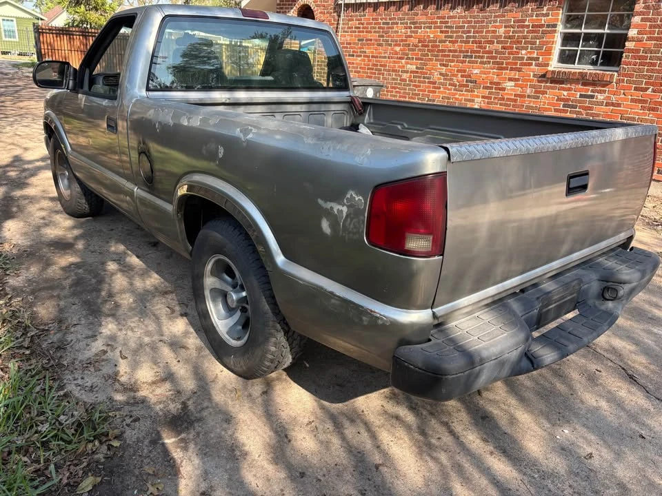 2002 Chevrolet S-10 - Image 9 of 11