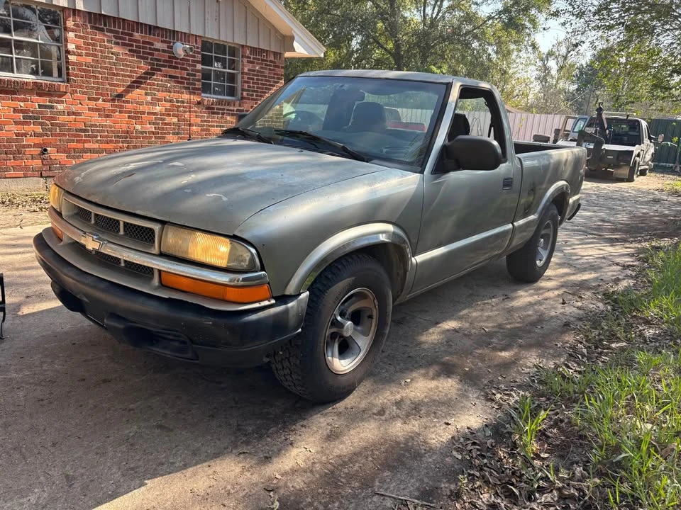 2002 Chevrolet S-10 - Image 3 of 11