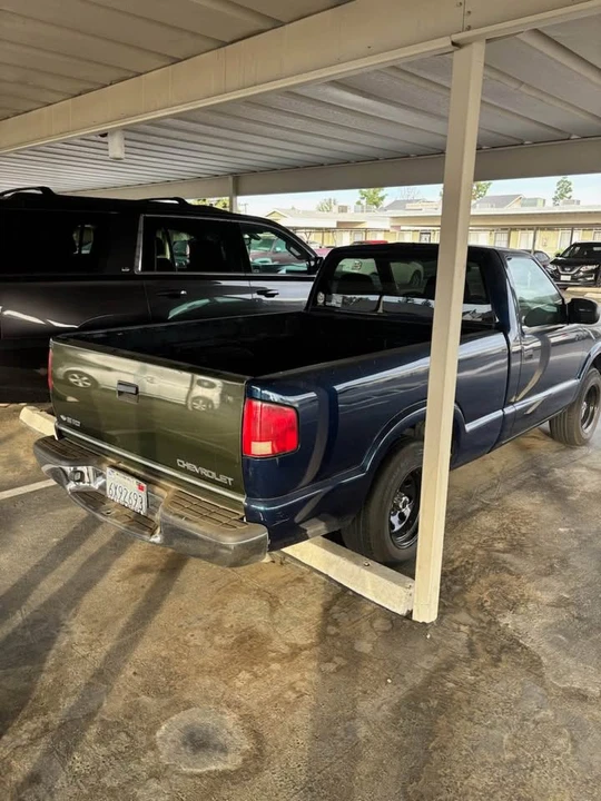 2002 Chevrolet S-10 Blazer 2nd Gen - Image 2 of 2