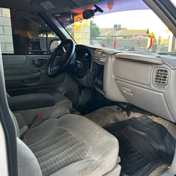 2002 Chevrolet S-10 - Image 6 of 7