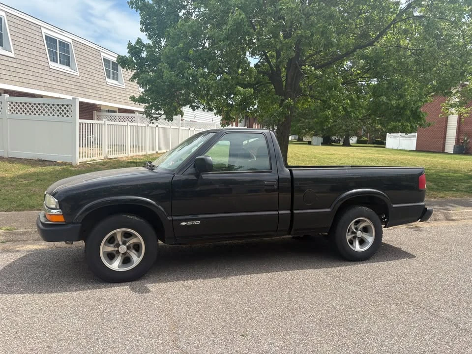 2002 Chevrolet S-10 - Image 3 of 3
