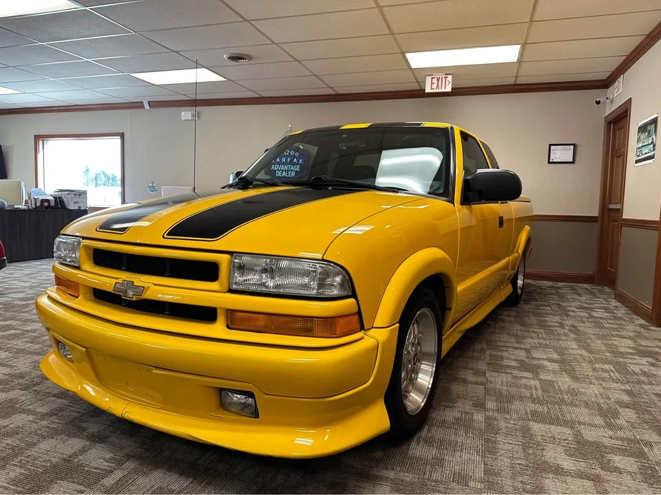 2002 Chevrolet S-10 - Image 2 of 10
